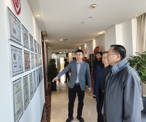 津疆同心促生长 砥砺奋进谱新篇——国兴资源公司党委书记李连庆一行莅临尊龙时凯新疆分公司调研