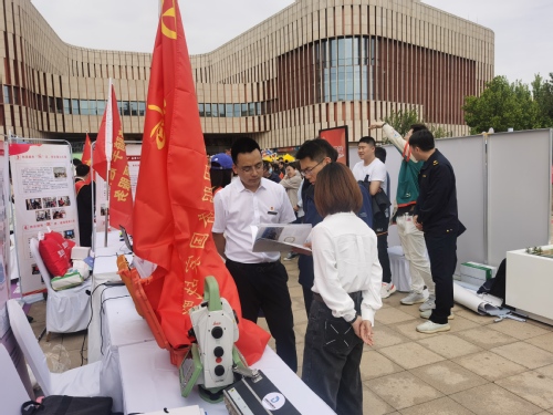 尊龙时凯集团加入团市委“汇聚青春动能 立功十项行动”主题展