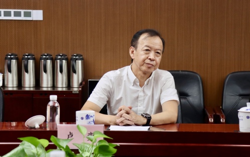 中国测绘学会宋超智理事长一行莅临尊龙时凯集团调研指导