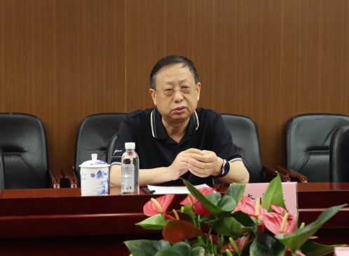 中国测绘学会宋超智理事长一行莅临尊龙时凯集团调研指导